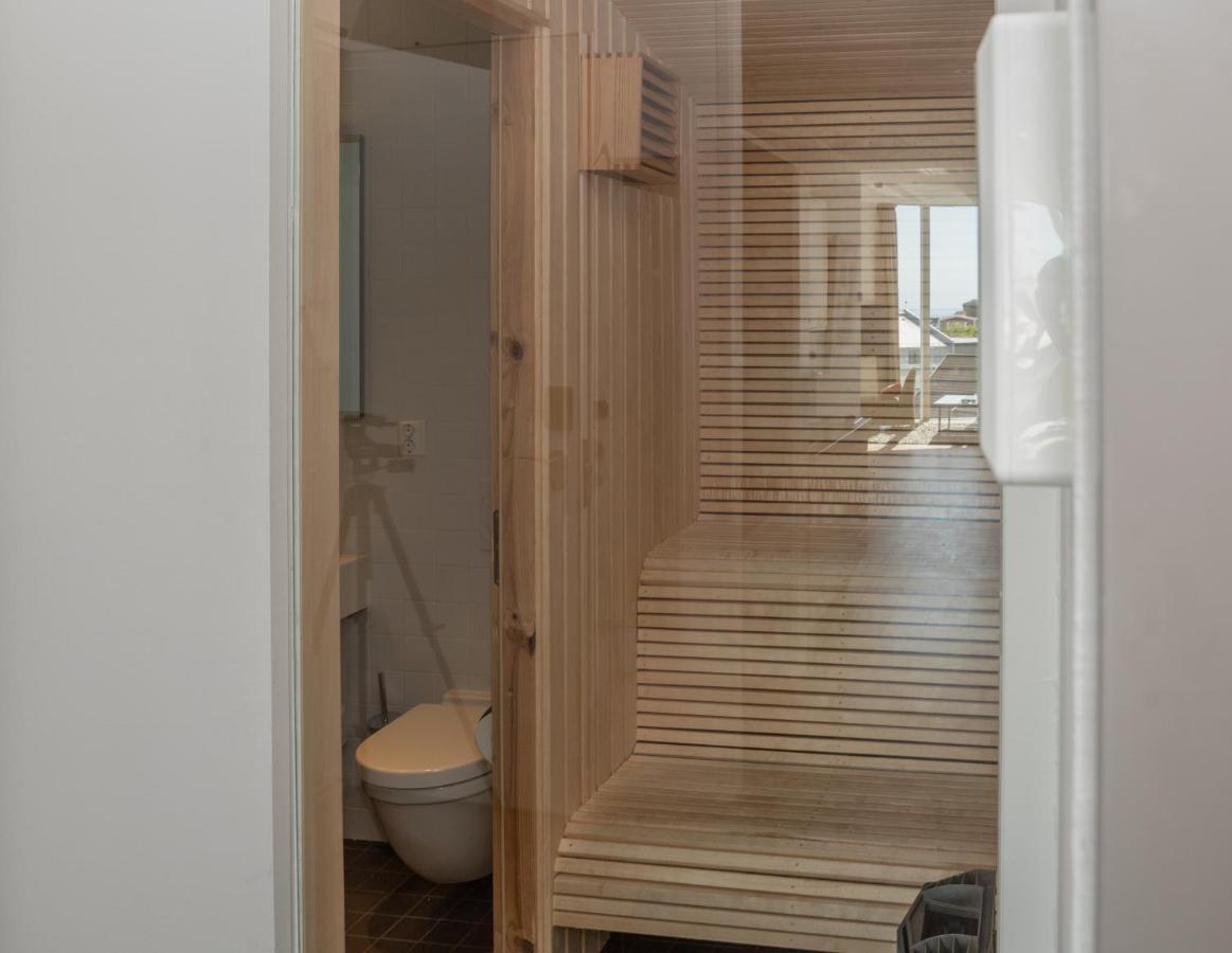 Nordis Apartments - Torget 21 Svolvær Esterno foto