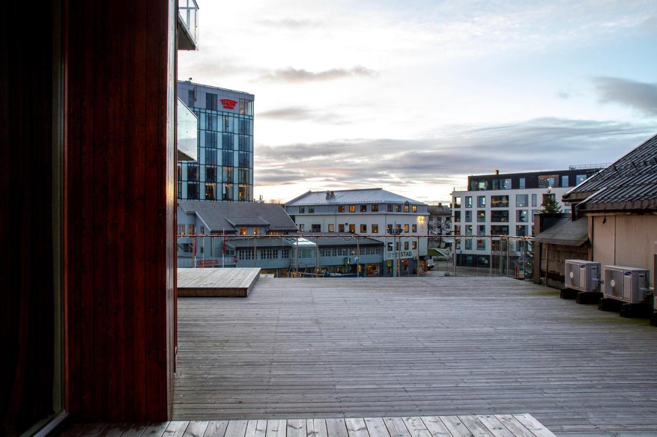 Nordis Apartments - Torget 21 Svolvær Esterno foto