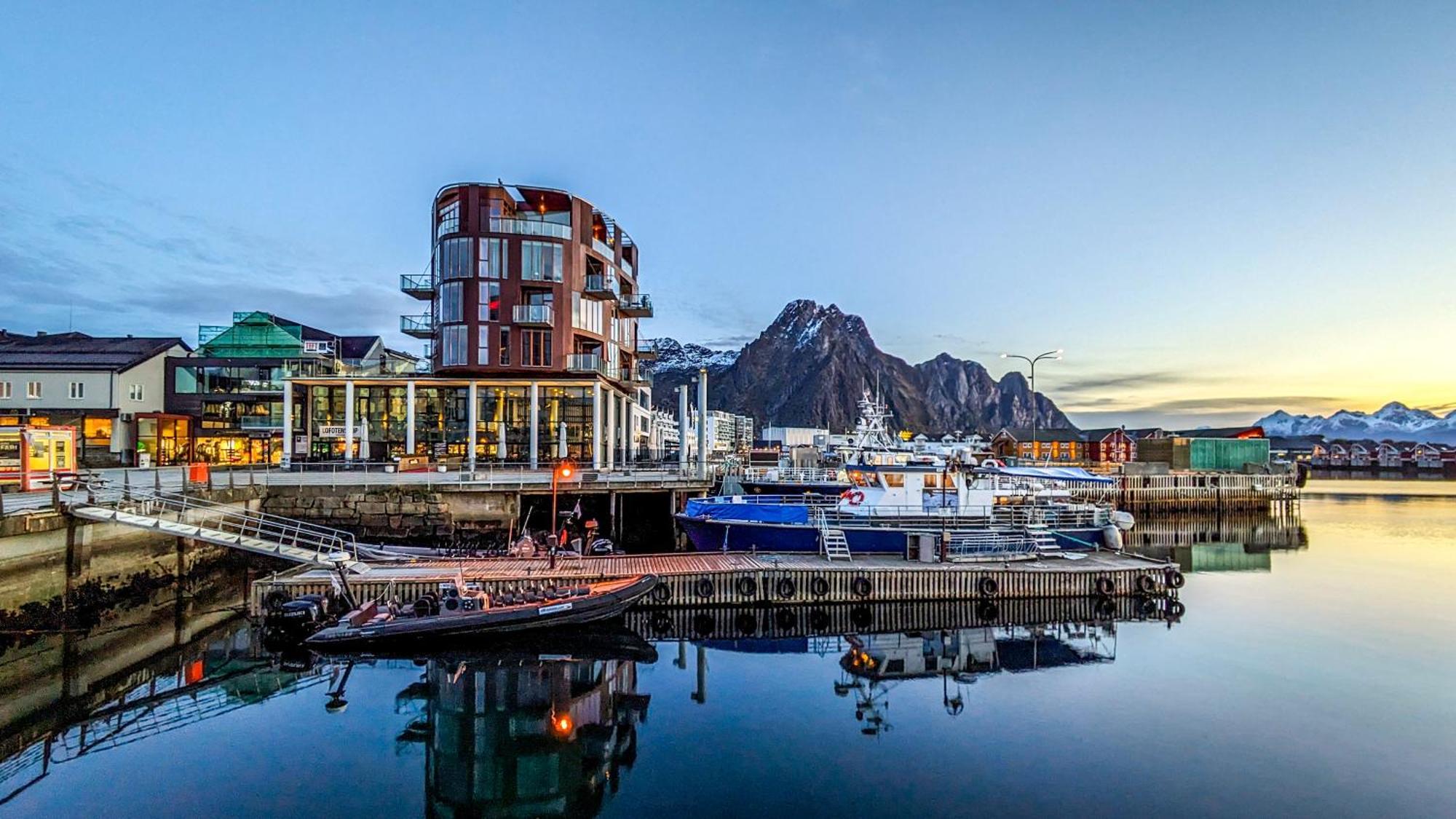 Nordis Apartments - Torget 21 Svolvær Esterno foto